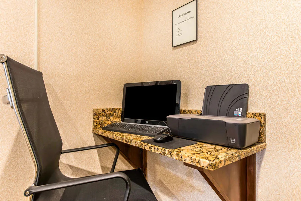Comfort Inn & Suites North