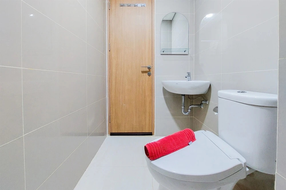 Good Deal and Simply Look Studio Apartment at B Residence By Travelio