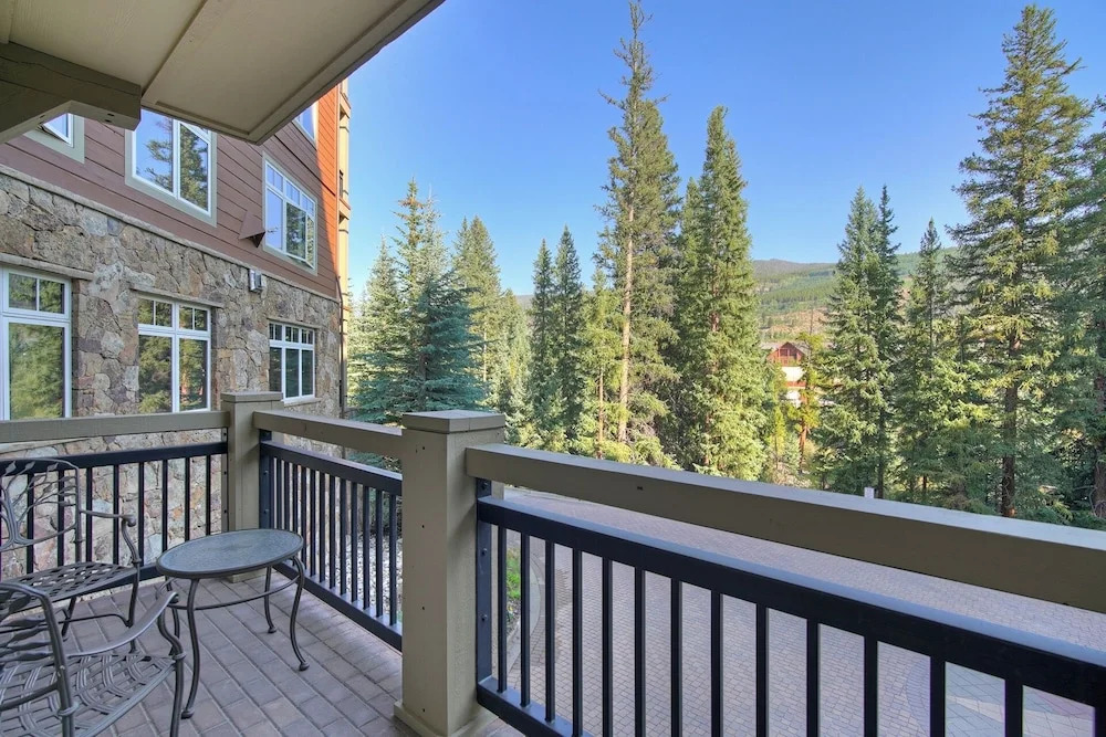 Luxurious 1 BR in River Run Village with Ski in ski out condo
