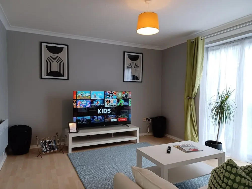 MALTING-GREEN DOOR-One Bedroom Apartment
