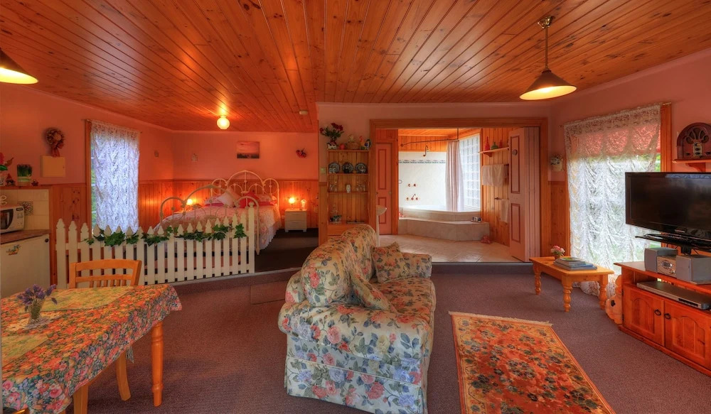 Rosebank Cottage Collection