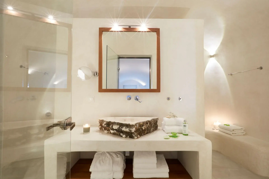 Aura Suites