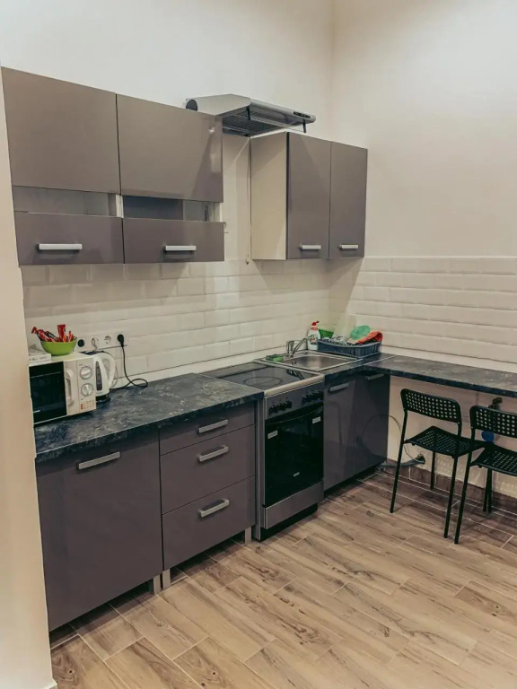 Heroes Square Apartment