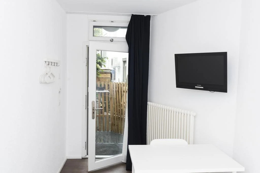 The Henry Self Check-In Guesthouse