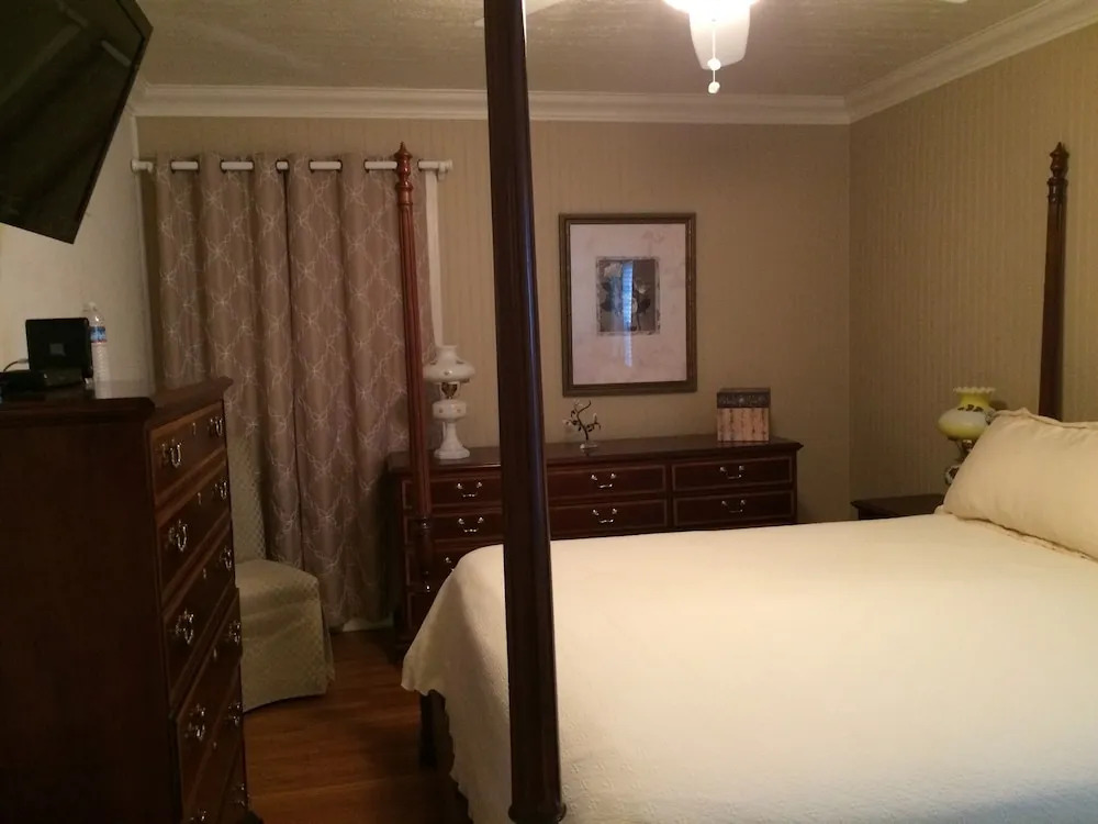 Memphis Belvedere Suites Studio