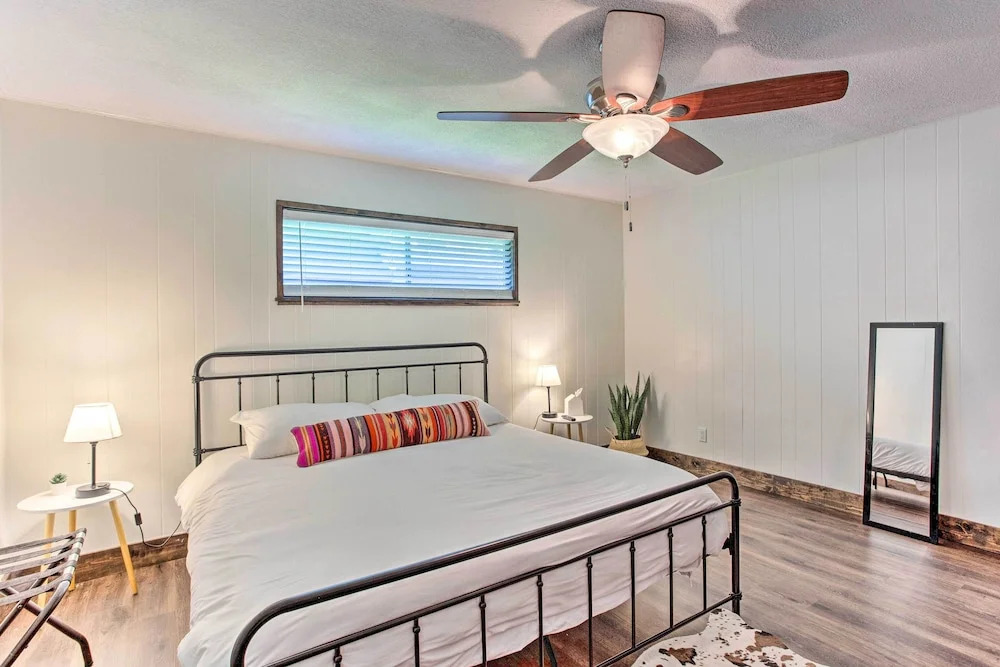 Tool Waterfront Home w/ Hot Tub & Fire Pit!