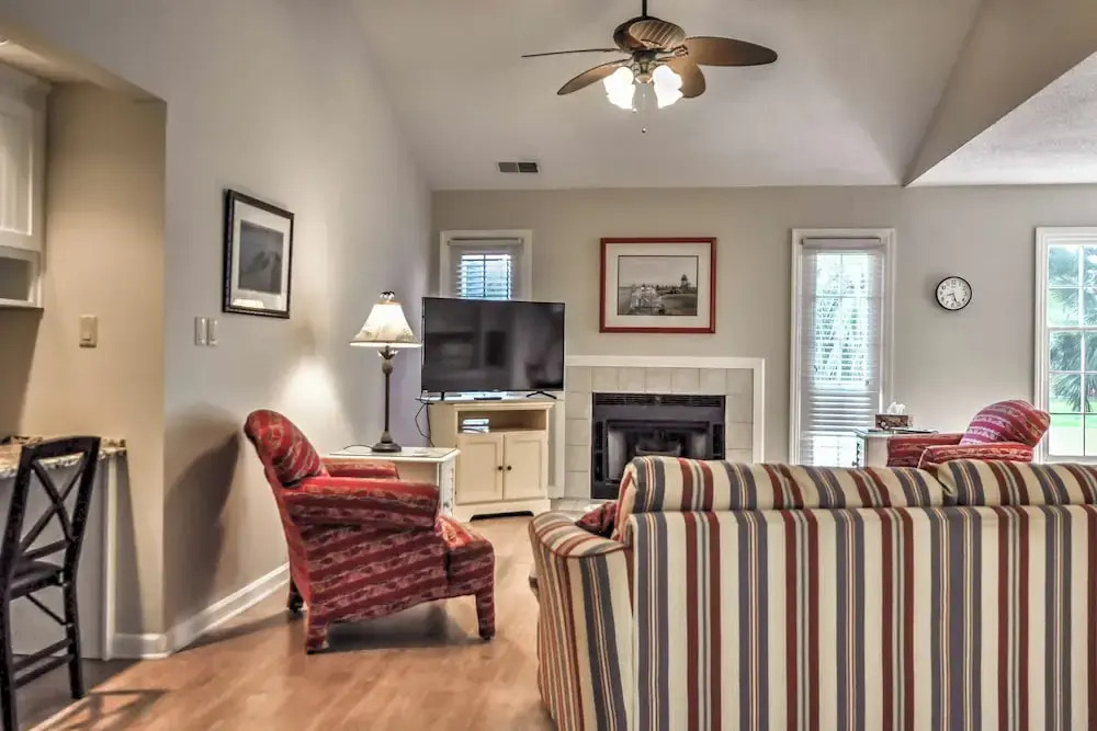 Beach & Pool Access: Golf Villa in Hilton Head