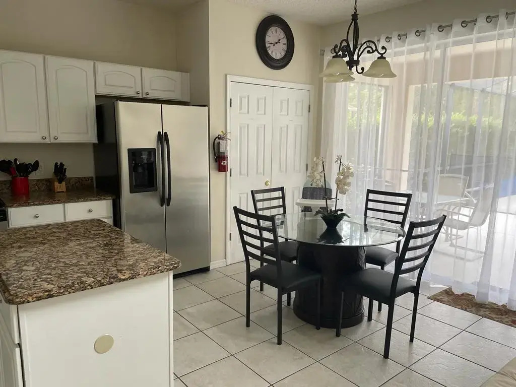 Emerald Island Resort : Pool & Games Room  : LK51, Kissimmee, US