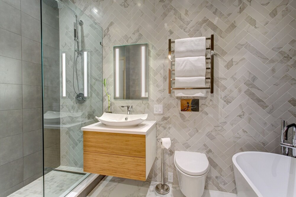 Hawthorn III by Rove Travel 2BR Designer Apt