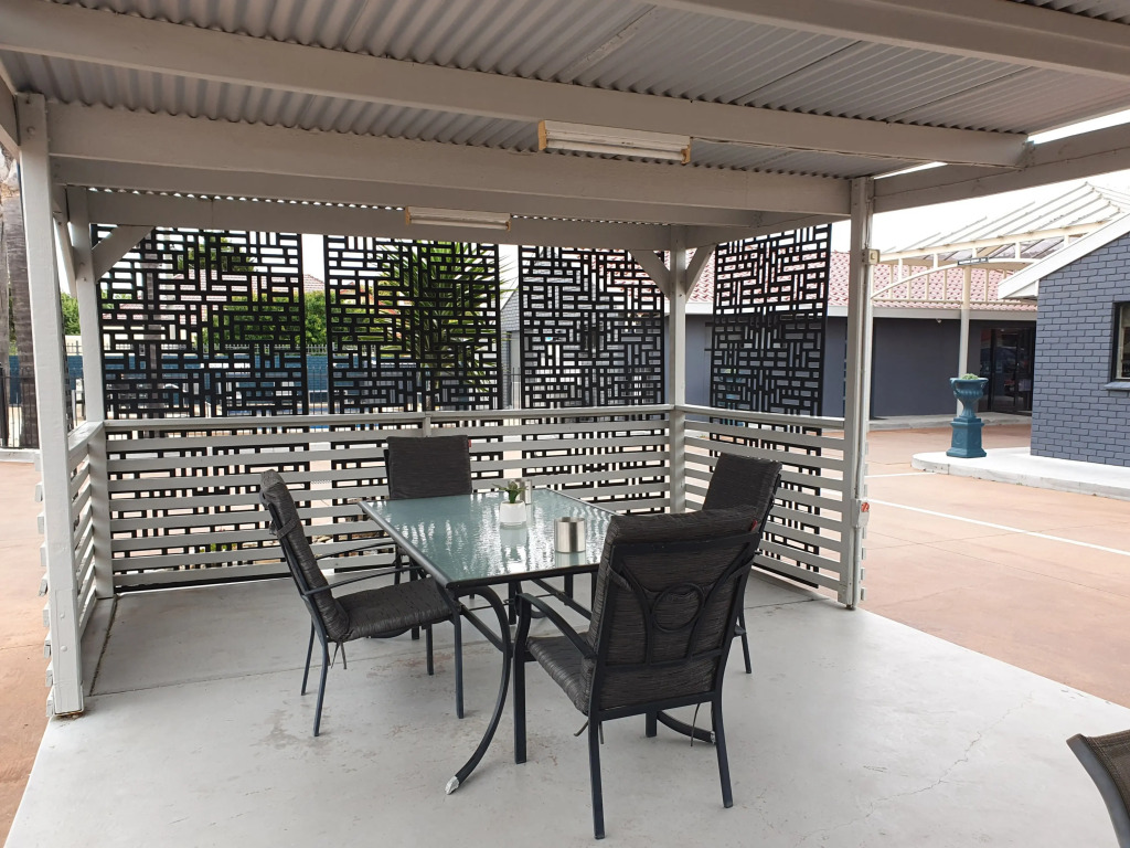 Addison Motor Inn