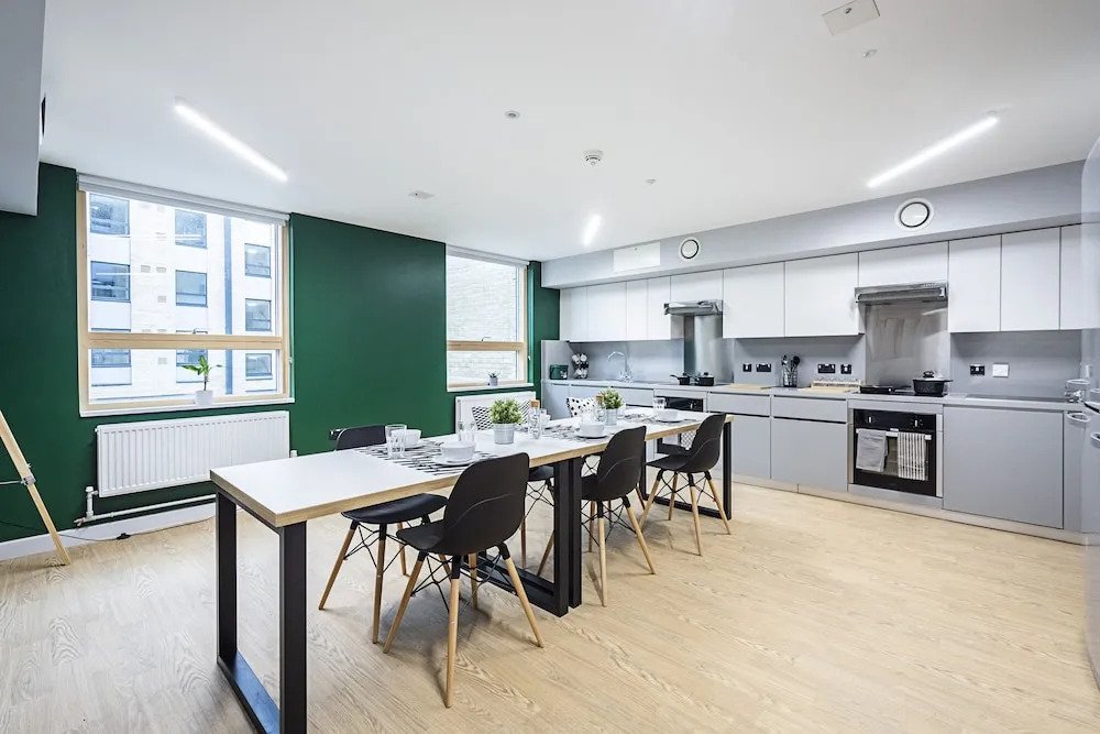 Magnificent Rooms Studios & Apartments
