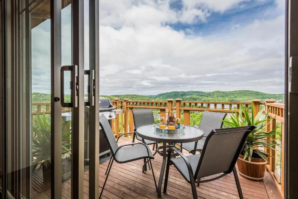 Altitude Tremblant - Ski In Ski Out 3 BDR Luxury Vacation Condo, Pool and Hot Tub 170-9