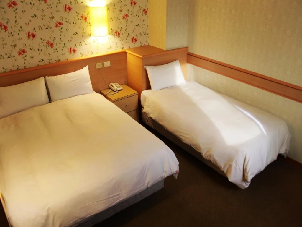 Manbo Holiday Hotel