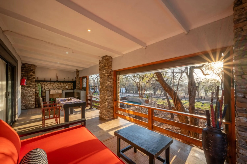 Foxy Crocodile Bush Lodge & Kruger Safaris