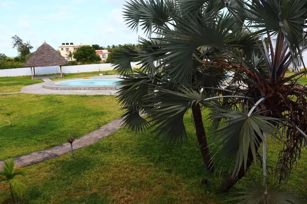 Lux Suites Kijani Beach Apartments
