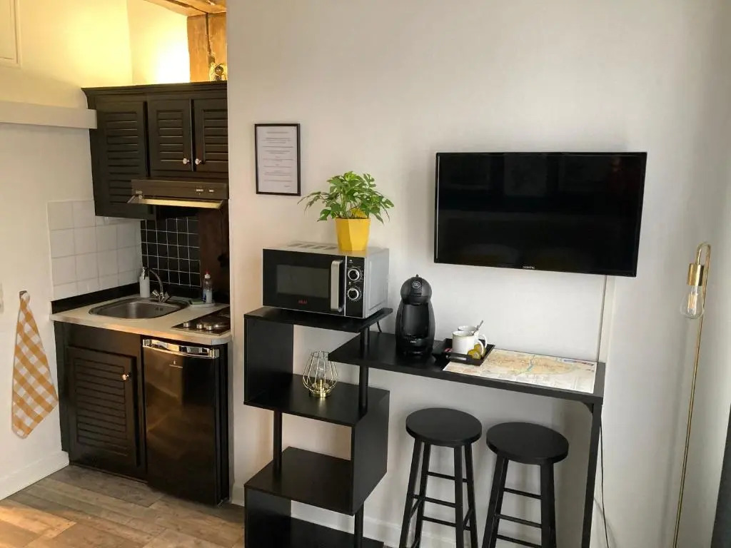 Studio Deschainets - Center of Troyes 200m from the Train Station