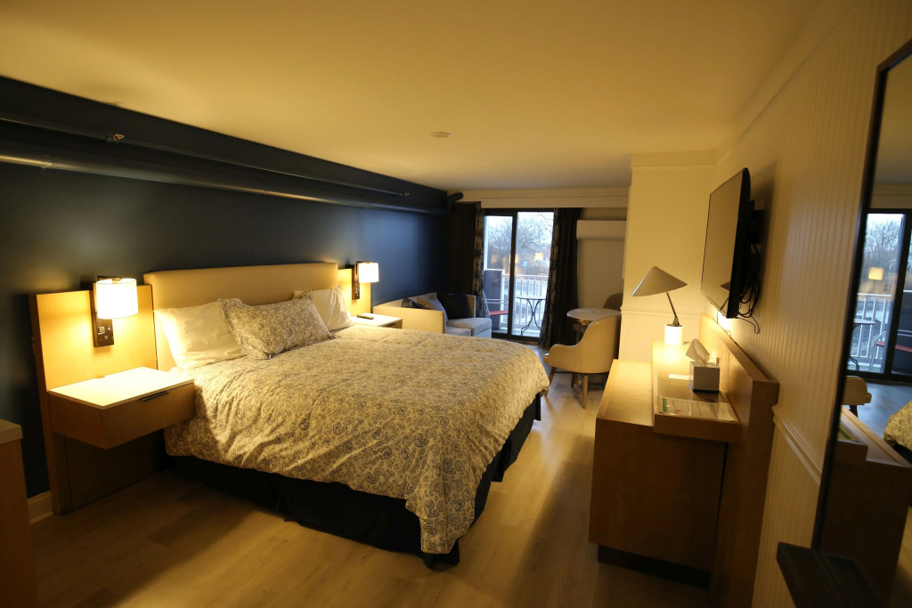 Harborline Hotel