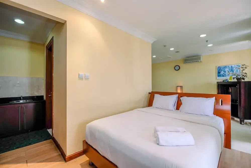 Simply And Comfort Living Studio At Roosseno Plaza Apartment