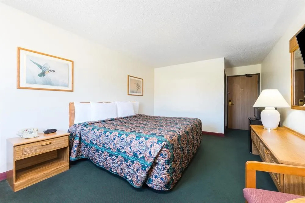 Super 8 Motel - Warrenton