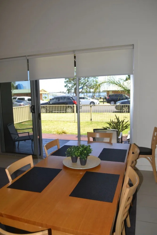 Grange Water View Yarrawonga