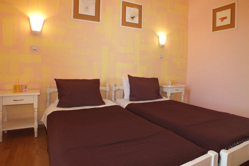 Firefly Hotel