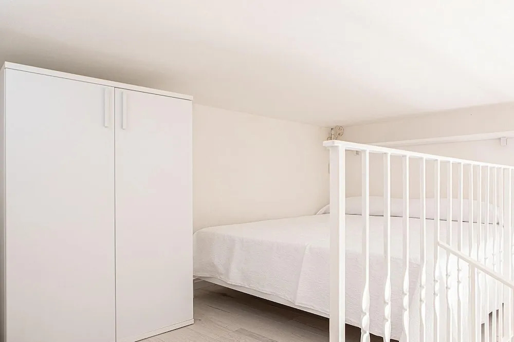 Studio Dione 130 by Wonderful Italy