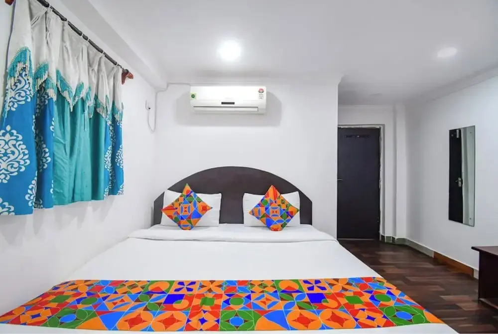 Goroomgo Royal Oak Guest House Nabapally Sector 4 Kolkata