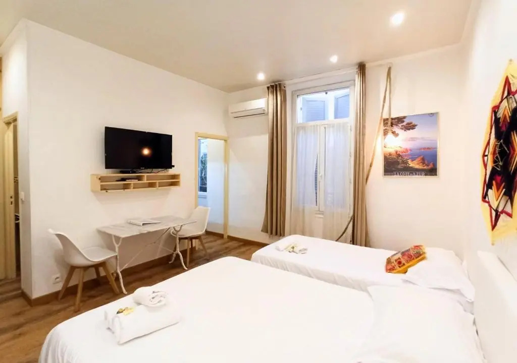 Viva Riviera - 19 rue des Frères Pradignac