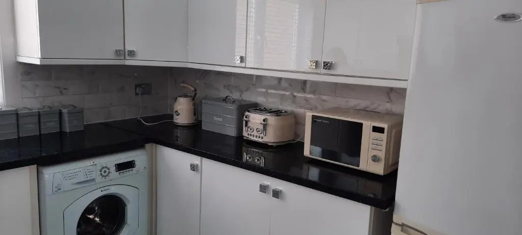 Prime Town Center, Modern, 2 Bedroom Apartment,Free Private Parking, WiFi