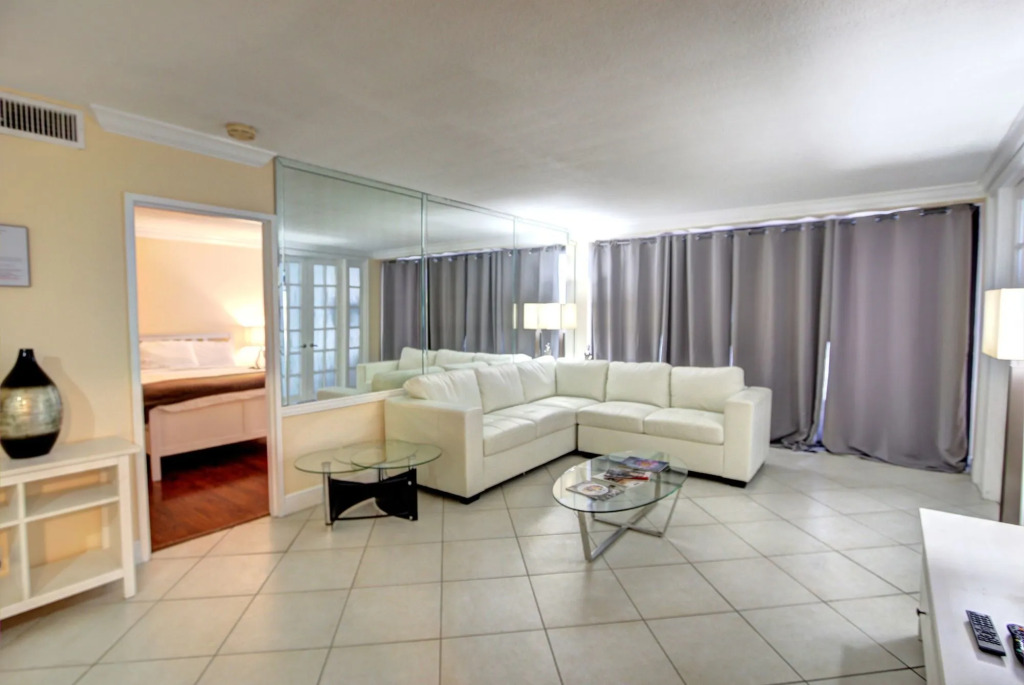 Deluxe Apartments by South Florida Vacations