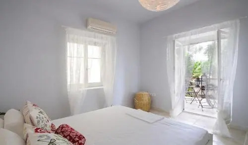 Elina House