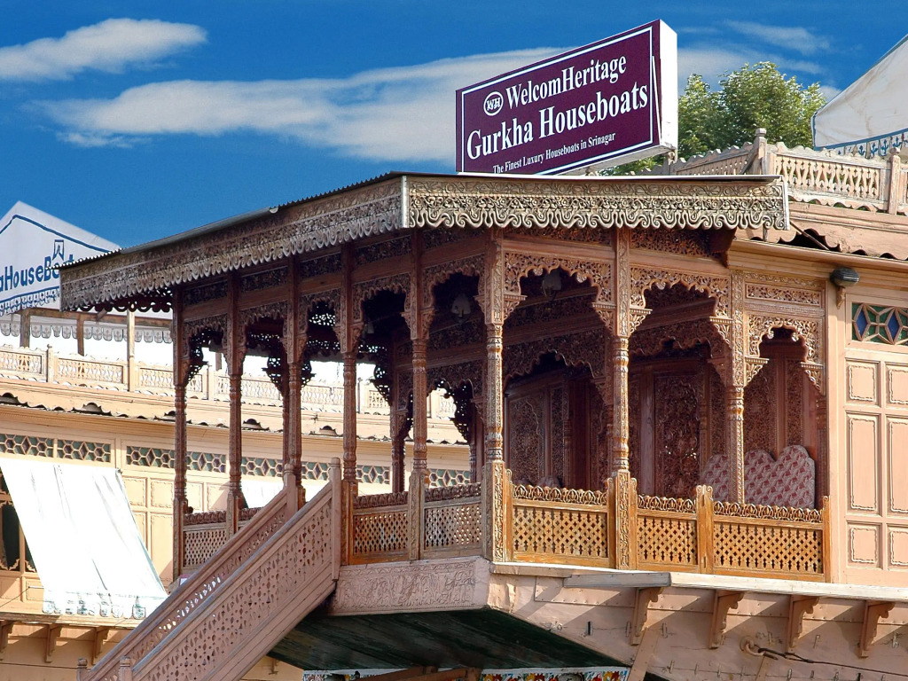 WelcomHeritage Gurkha Houseboats