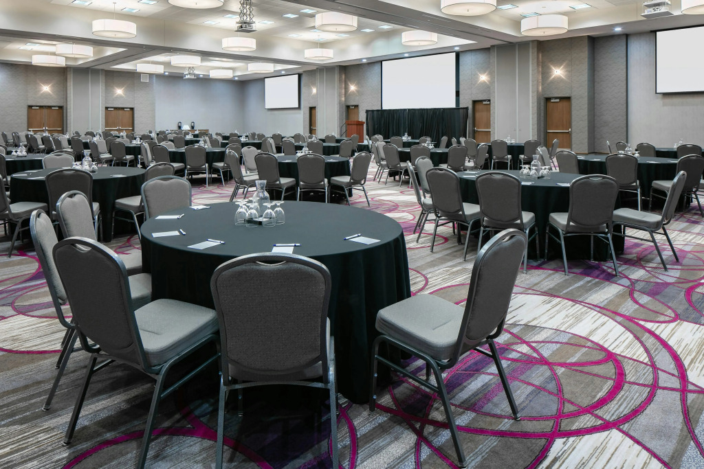 Courtyard by Marriott Omaha Bellevue at Beardmore Event Center