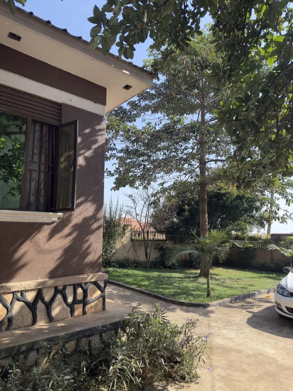 Olive Palm Suites Jinja