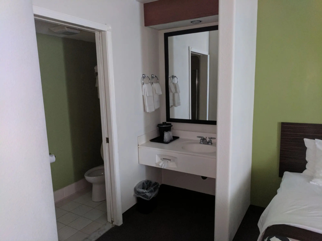 Sleep Inn & Suites Oregon - Toledo