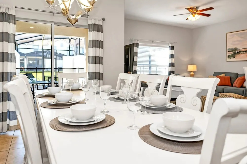In the Heart of Kissimmee - Storey Lake Resort - 4bd/3ba Pool Townhome #4sl4857