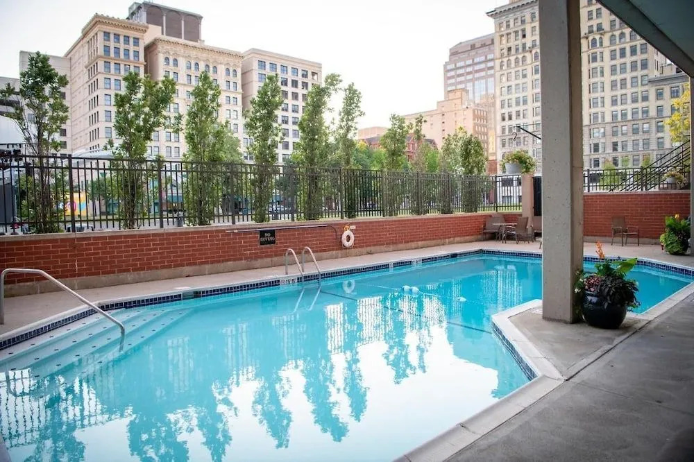 Dayton Vitality Hotel - Downtown