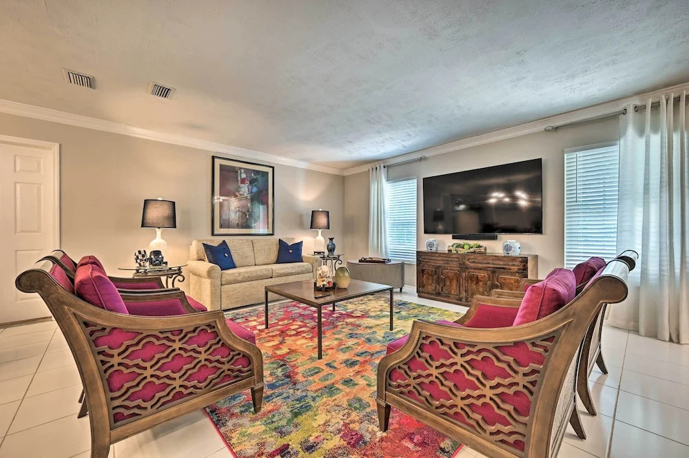 Huge Lutz Family Retreat w/ Game Room & Pool!