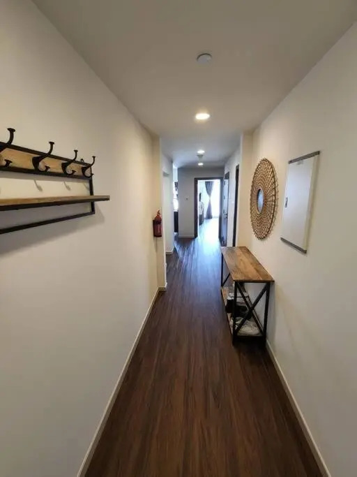 Cozy 1BR in Iconic Tower