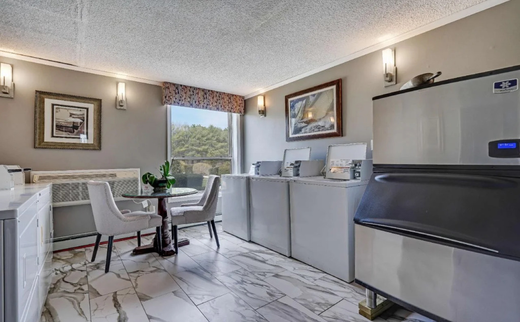 Blue Creek Inn
