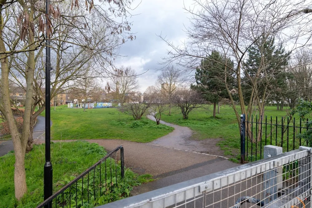 Regent's Canal View Apartment