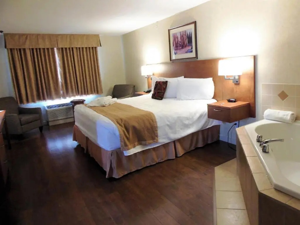 Rosslyn Inn & Suites