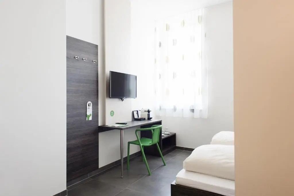 eee Hotel Traun