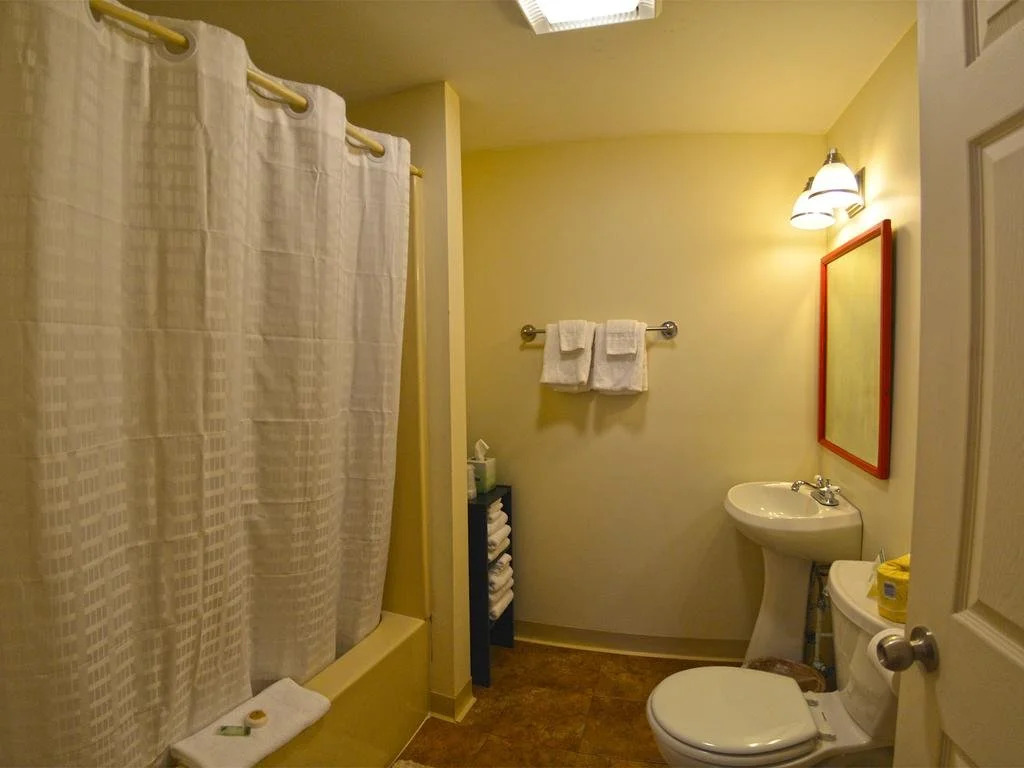 Hyde Away Inn