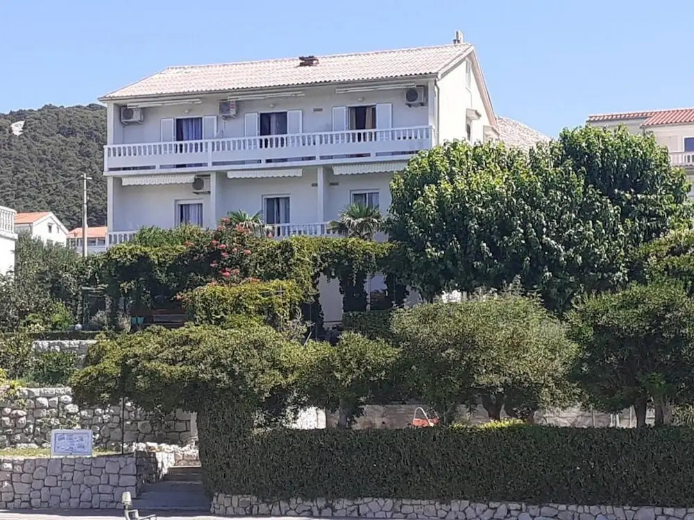 Apartments Biserka
