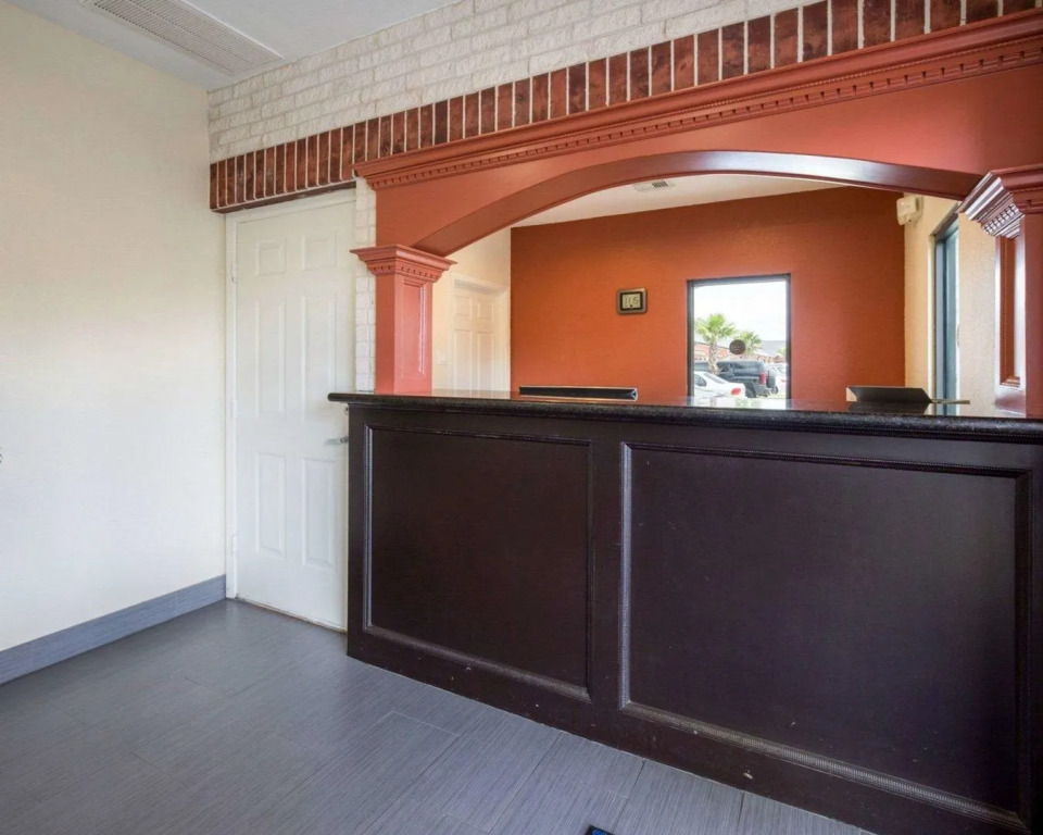 Scottish Inn & Suites