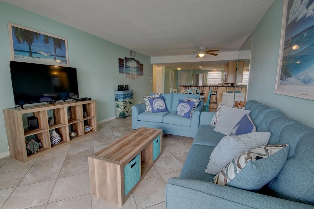 238 El Matador 2 Bedroom Condo by RedAwning