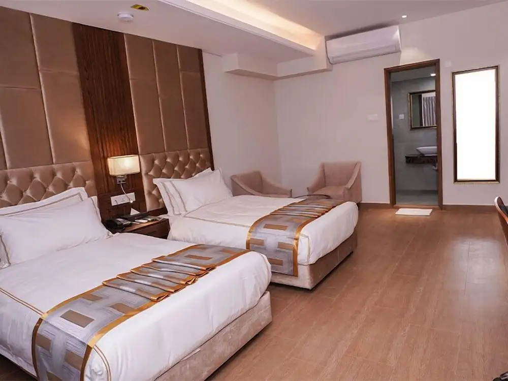Oasis Hotel