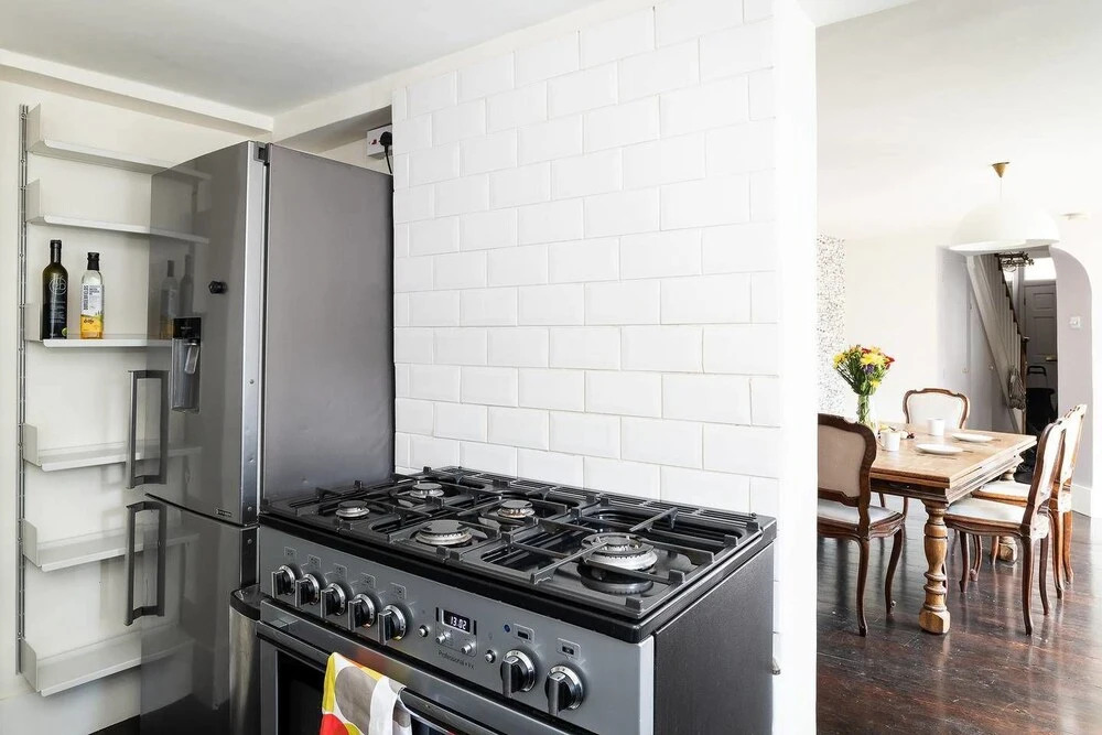 Gorgeous & sleek 4BR house in Hammersmith!