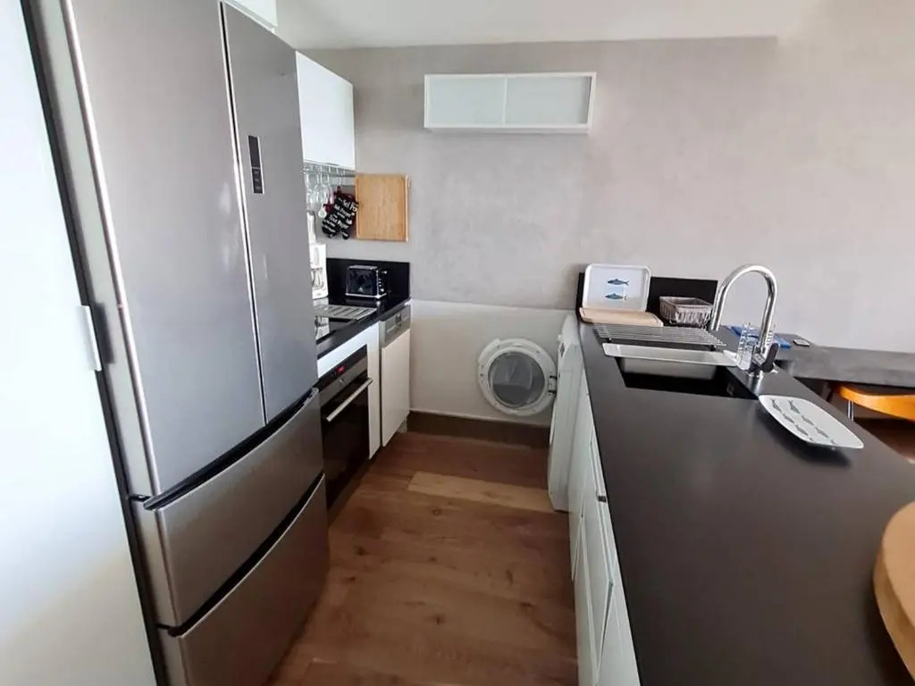 Appartement Le Brusc, 2 pièces, 4 personnes - FR-1-316-258